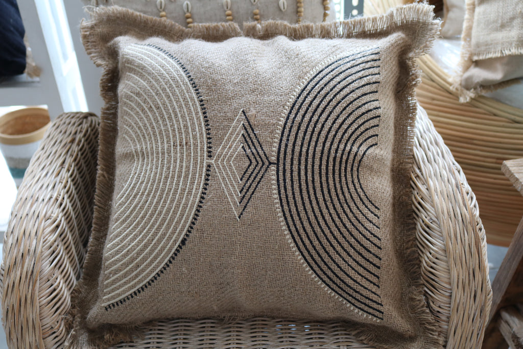 Embrace Coastal Interior Design with Eco-Friendly Burlap and Jute Decorative Pillows