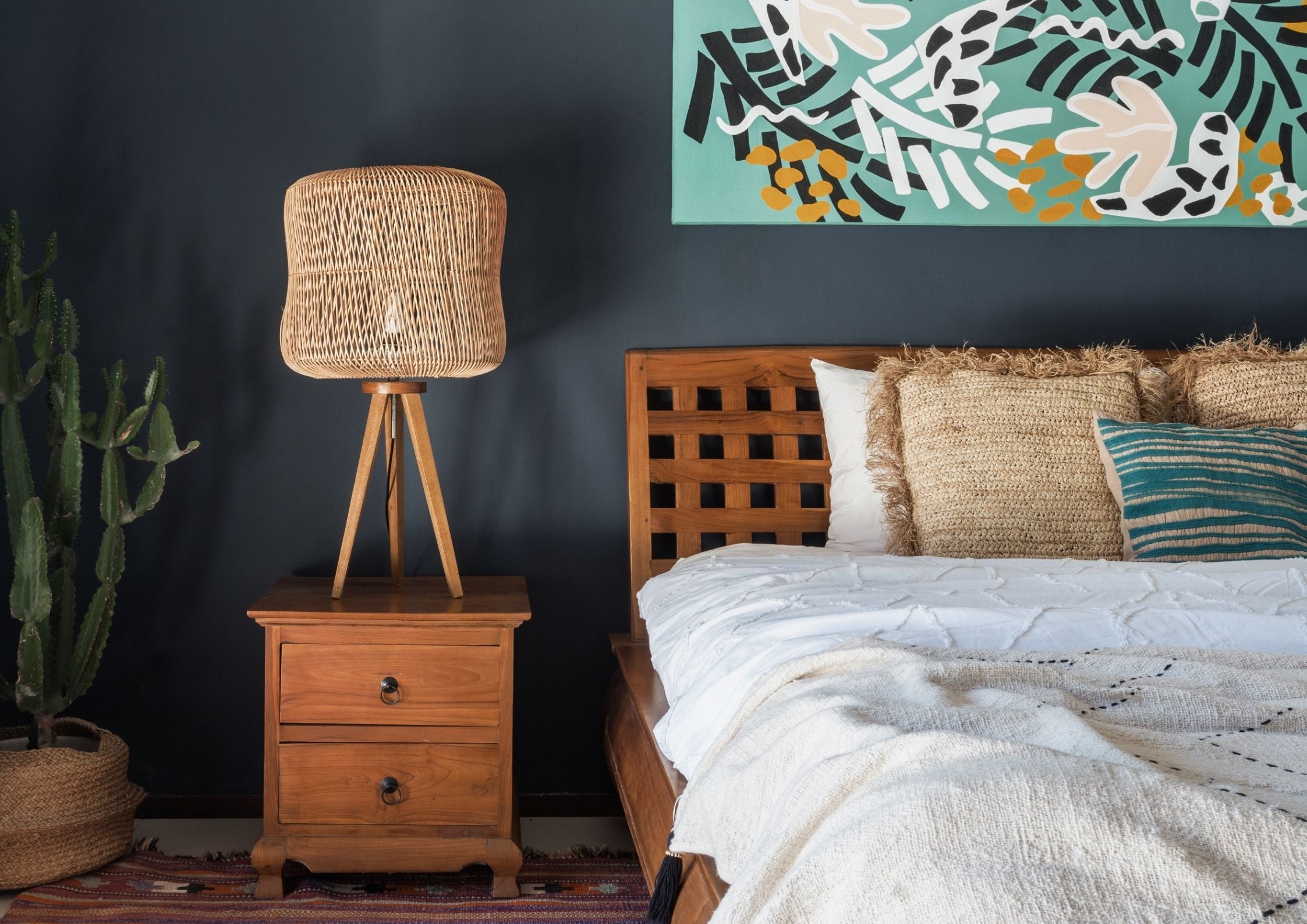 Bali Rattan Tripod Leg Nightstand Table Lamp